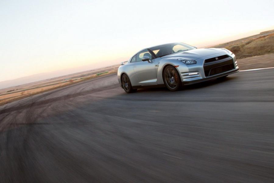  Nissan GT-R Premium 2013 года  (фото 9 из 36)